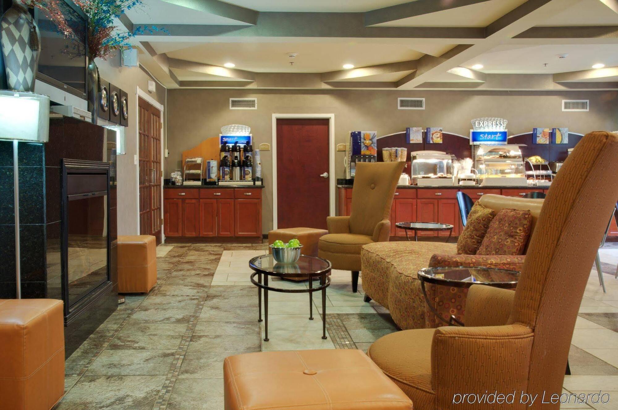 Holiday Inn Express & Suites Alexandria, An Ihg Hotel Εξωτερικό φωτογραφία